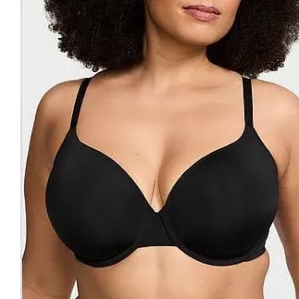 Victoria’s Secret T-shirt, push-up full coverage bra size 34D EUC